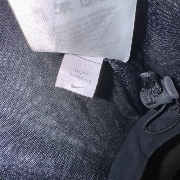 Nike NFL Shield Football On-Field Team Issue Rain Jacket Raincoat Mens M USA NEW - Picture 13 of 13